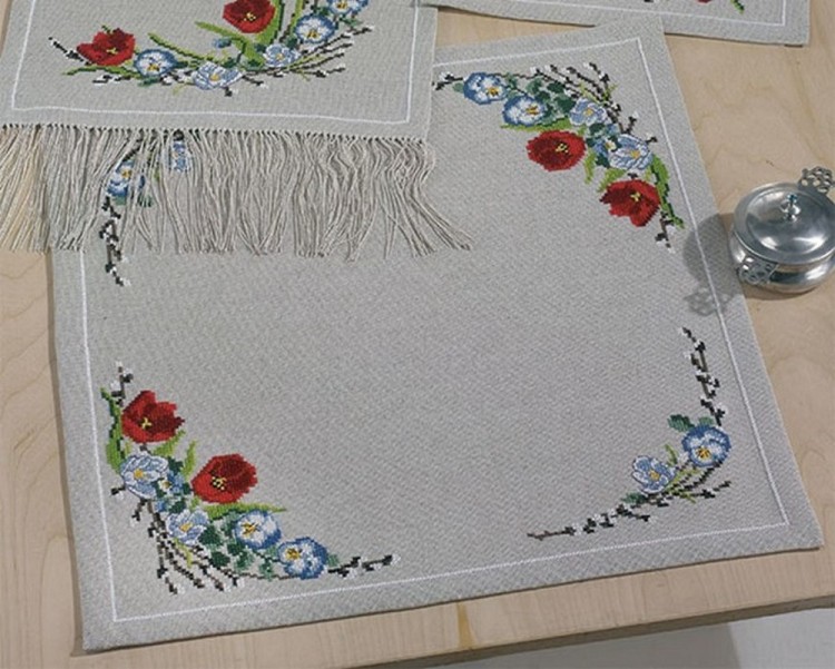 Набор для вышивания Permin 27-2856 Скатерть "Весенни цветы"