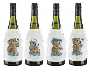 Permin 78-4107 Фартучки на бутылки "Медвежата"