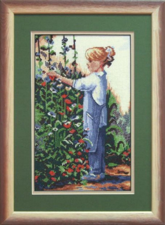 Набор для вышивания Чаривна Мить 494 Девочка в саду