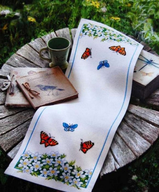 Набор для вышивания Anchor 03109 Дорожка "Белые анемоны и бабочки"