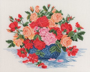 Eva Rosenstand 14-260 Букет роз в синей вазе