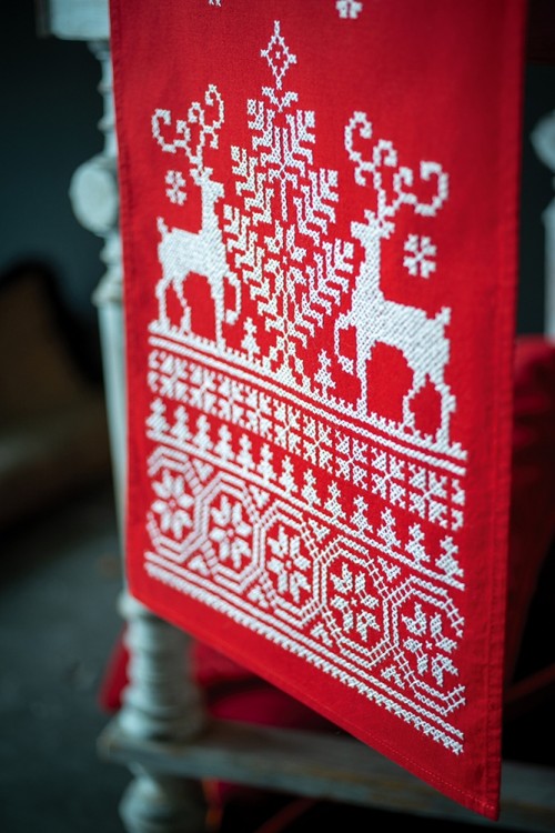 Набор для вышивания Vervaco PN-0144752 Дорожка "Рождественский олень"
