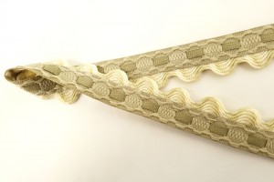 Matsa 13131/60 Тесьма декоративная, ширина 20 мм, вьюнок с лентой, серо-бежевая