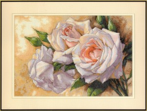 Dimensions 35247 White Roses (made in USA)