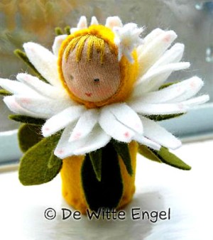 De Witte Engel A54000 Вальдорфская кукла "Маленькая Маргаритка"