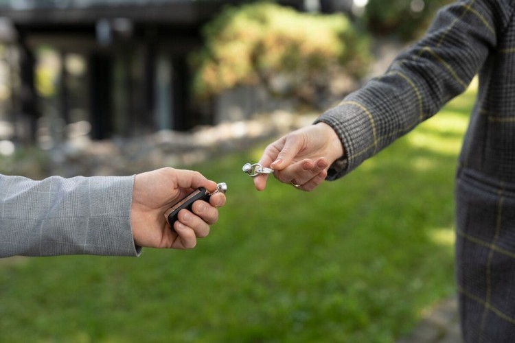 Troika KR21-12-MA Брелок "PLUS & MINUS"