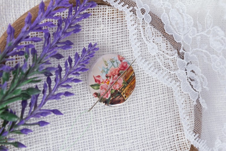 Gamma NEM-11 Игольница-магнит "Букет цветов"