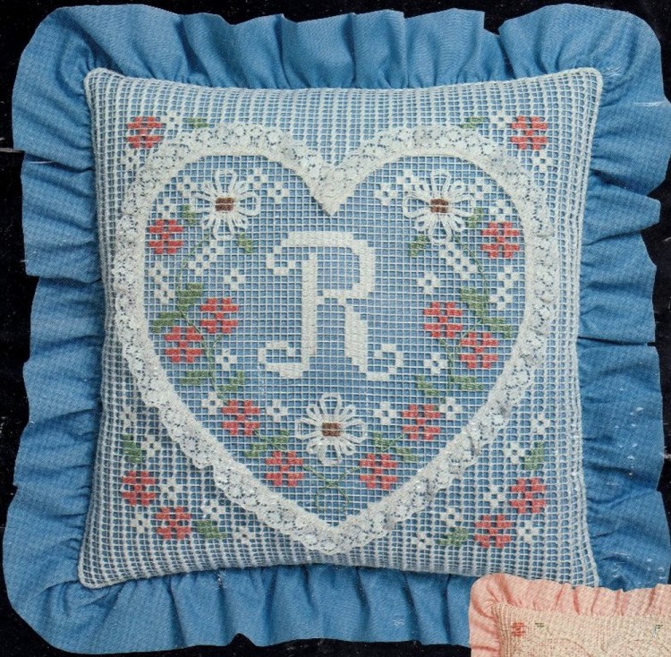 Набор для вышивания Dimensions 04804 Heart Monogram Pillow (made in USA)