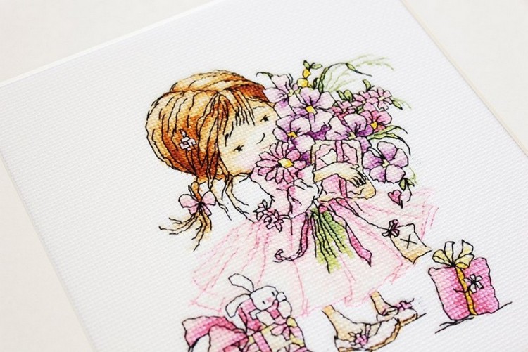 Luca-S B1055 Девочка с букетом