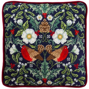 Bothy Threads TKTB4 Подушка "Winter Robins Tapestry" Karen Tye Bentley