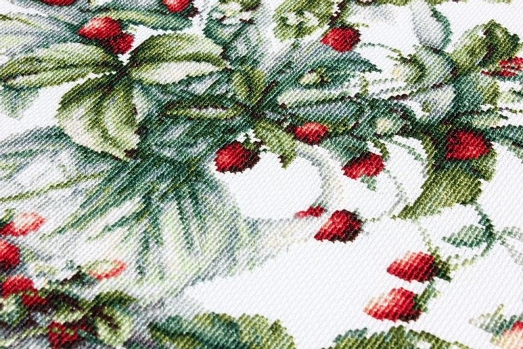 Набор для вышивания Luca-S B2267 Букет земляники