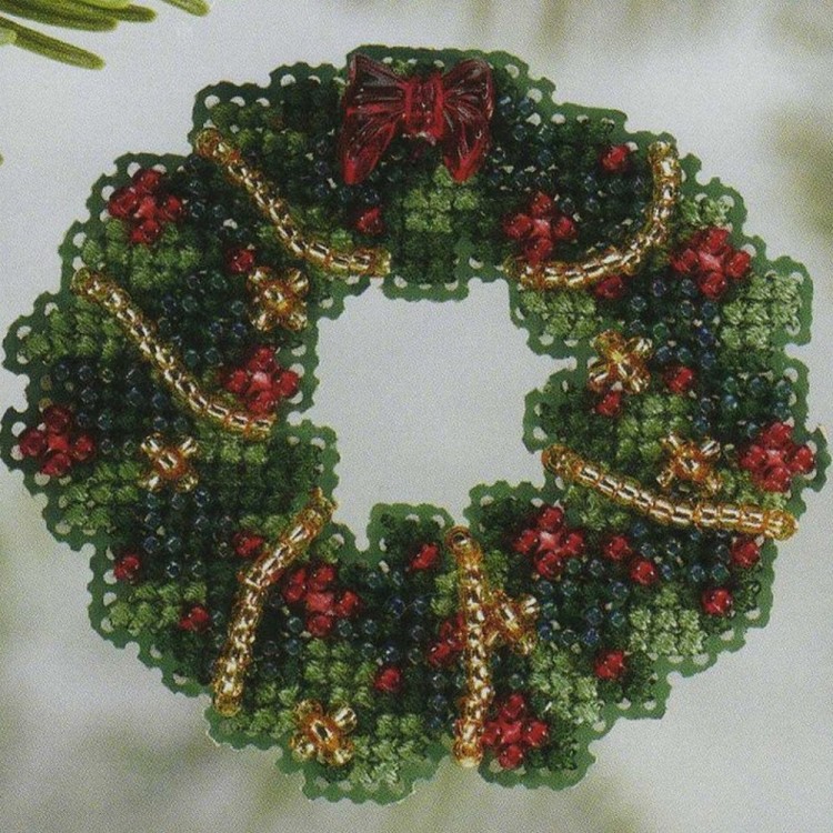 Набор для вышивания Mill Hill MH186303 Holly Wreath (Рождественский венок)