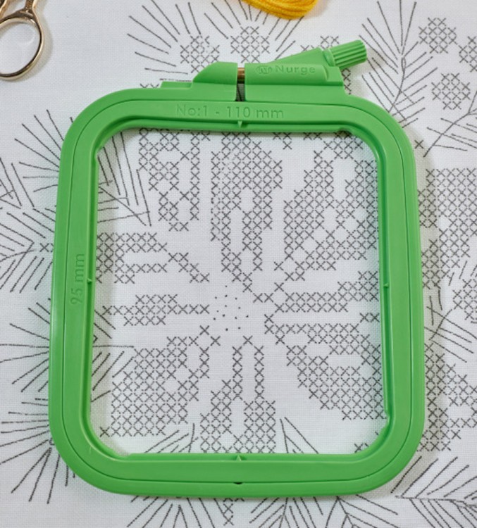 Nurge 170-11 Пяльцы пластиковые квадратные с винтом