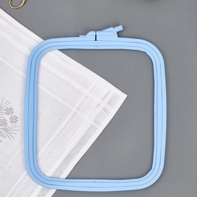 Nurge 170-13 Пяльцы пластиковые квадратные с винтом