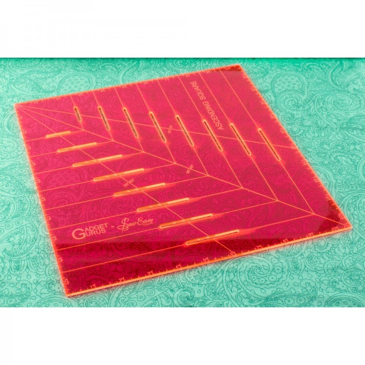 Hemline ERGG10.PNK Лекало-квадрат с восходящими прорезями