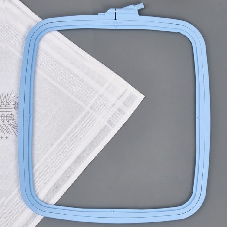 Nurge 170-14 Пяльцы пластиковые квадратные с винтом