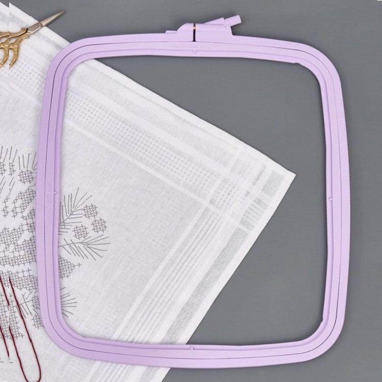 Nurge 170-14 Пяльцы пластиковые квадратные с винтом