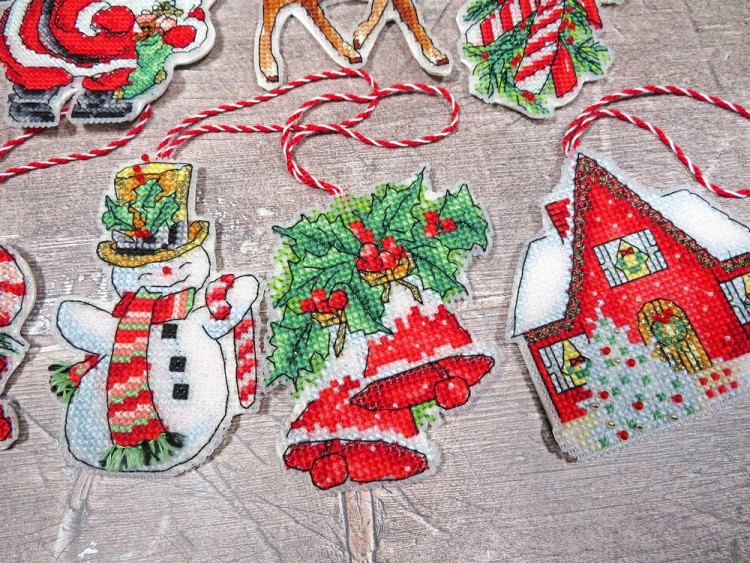 Набор для вышивания LetiStitch 966 Christmas Toys (Новогодние игрушки, комплект)