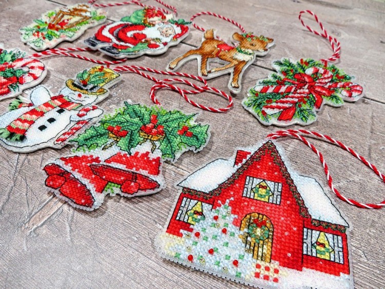 Набор для вышивания LetiStitch 966 Christmas Toys (Новогодние игрушки, комплект)