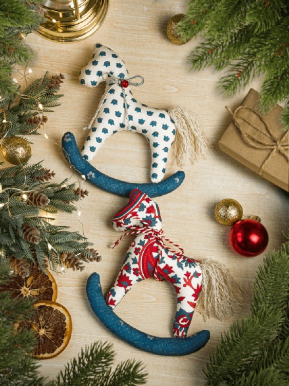 Перловка ТЛ-2 Лошадки текстильные. Русская коллекция