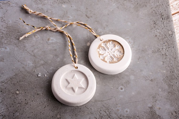 Rayher 34334000 Форма для заливки из натурального каучука "Снежинка и звезда"