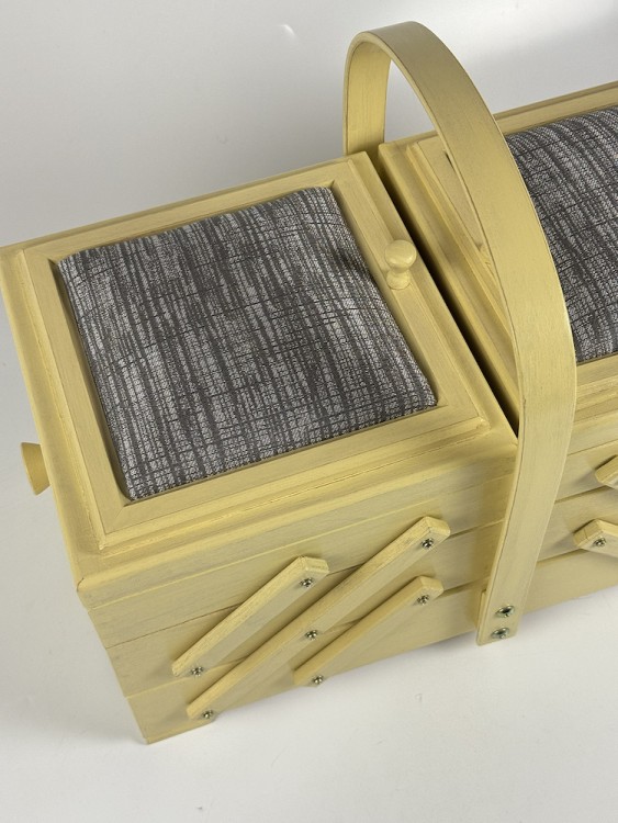 Aumueller 31/151/1 Шкатулка для рукоделия, 3-х этажная, бук светлый