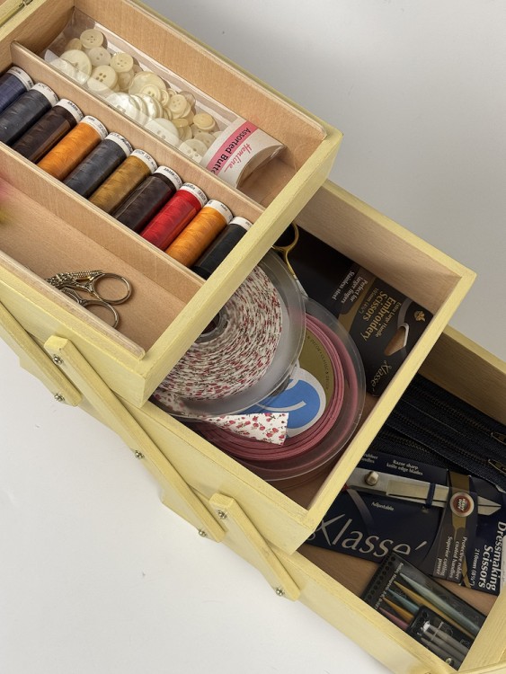 Aumueller 31/151/1 Шкатулка для рукоделия, 3-х этажная, бук светлый