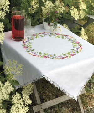 Anchor 09333 Summer Flowers Table (Салфетка "Летние цветы")