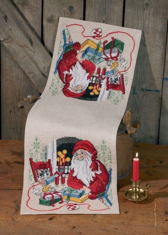 Набор для вышивания Permin 75-0622 Дорожка "Санта Клаус и кот"
