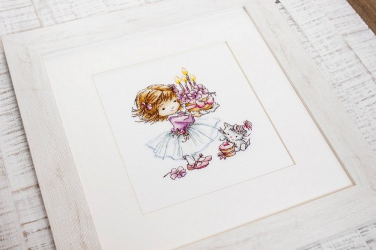 Luca-S B1054 Девочка с котенком и тортиком