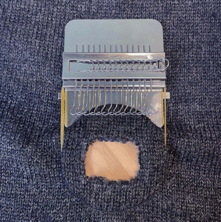 Hemline C003.2519042 Ткацкий станок миниатюрный для штопки и ремонта одежды