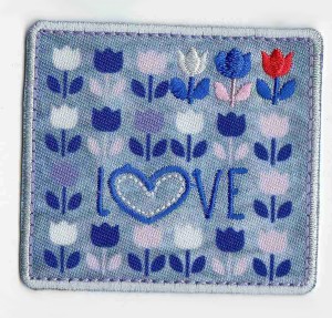 HKM 33670/1SB Термоаппликация "Надпись LOVE и тюльпаны"