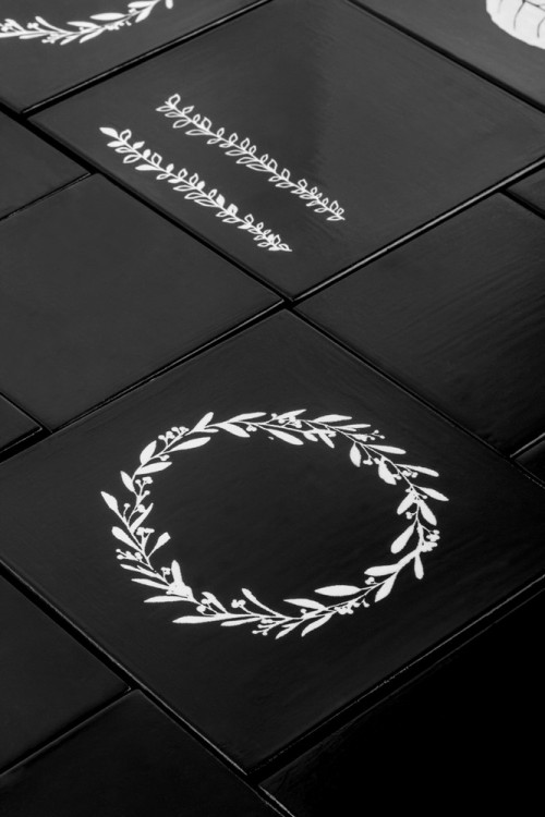 Rayher 45104000 Трафарет "Leaf tendril" в наборе со шпателем-скребком