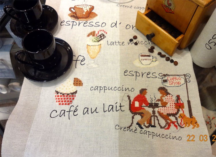 Vaupel & Heilenbeck 7035-340-1 Основа для вышивания 11-ти ниточная, лента с рисунком 28ct - на метраж