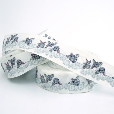 Acufactum 35109-04 Тесьма декоративная "Орнамент с розами"