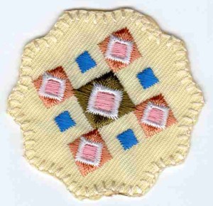 HKM 33296/1SB Термоаппликация "Blume beige mit Azthekenmuster"