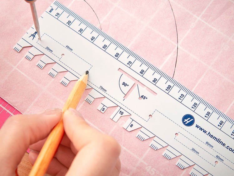 Hemline 268 Пластиковая линейка - шаблон для припусков