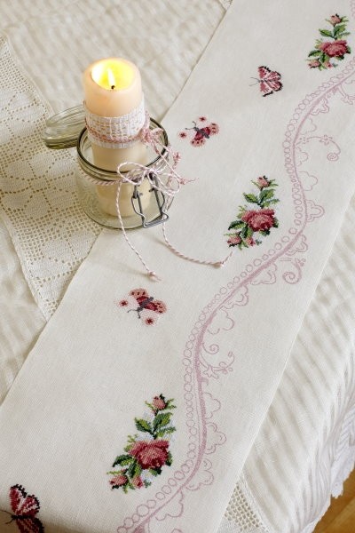 Vaupel & Heilenbeck 7043-240-900225 Основа для вышивания 11-ти ниточная, лента с рисунком 28ct - на метраж