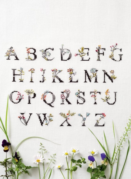 Французская вышивка крестом. Цветочные фантазии Элен ле Берр