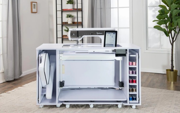 Hemline KLA.EC-W001 Стол раскладной EMBROIDERY CENTER с увеличенной платформой для вышивальных машин