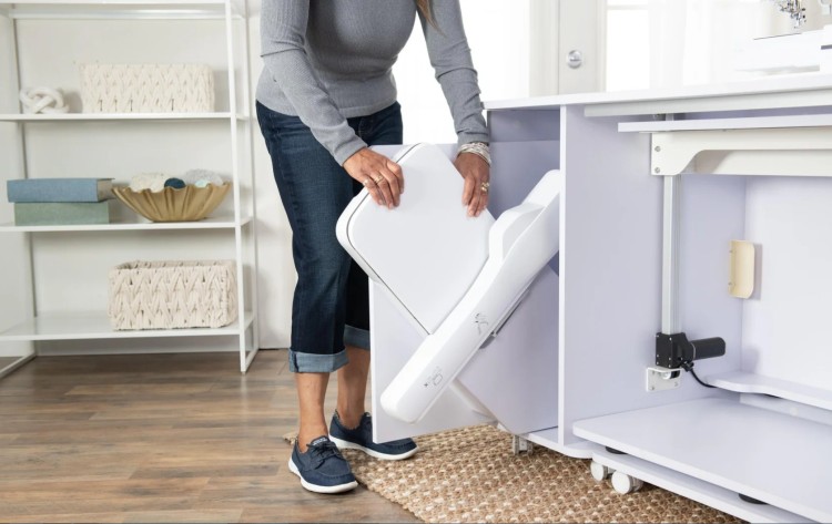 Hemline KLA.EC-W001 Стол раскладной EMBROIDERY CENTER с увеличенной платформой для вышивальных машин