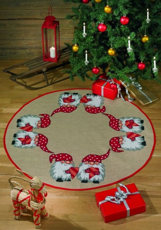 Набор для вышивания Permin 45-5577 Коврик под ёлку "Рождественские гномы"